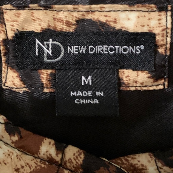 NEW DIRECTIONS Snap Up Front Vest size Medium - Picture 8 of 16